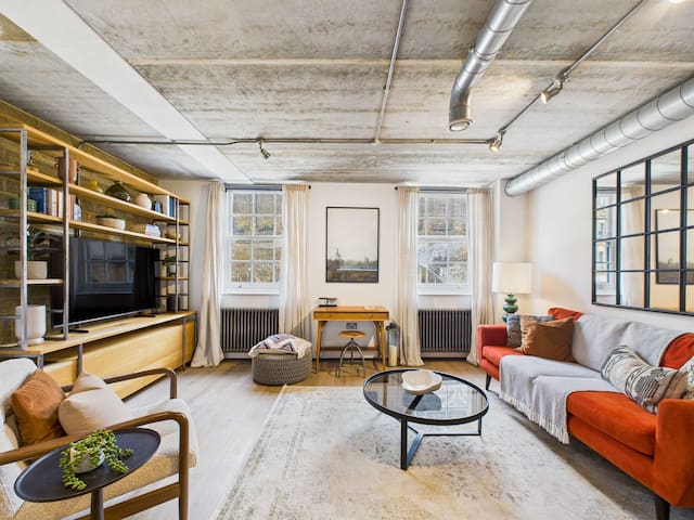 Edgy & Industrial Southwark Apartment