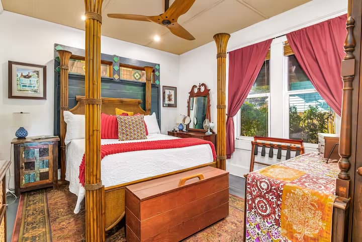 Wake up refreshed in artfully designed master suite, then walk to East Hill cafes for morning coffee before your Pensacola beach day