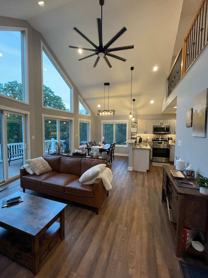 Cozy Cottage - Rileyville, VA