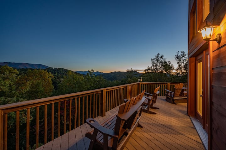 Why Your Smoky Mountain Cabin Needs THAT View?!
