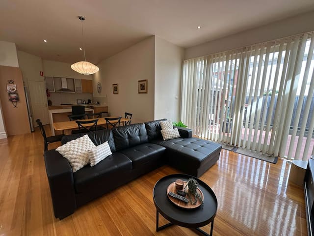 Central Geelong Retreat, Sleeps 6!
