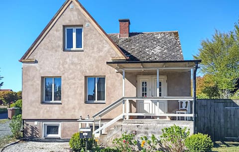 2 bedroom amazing home in Hammenhög