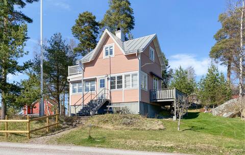 Gorgeous home in Motala with lake view