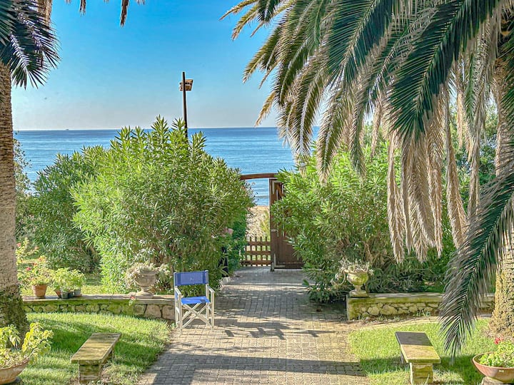 Sperlonga Cobalto Suite Sea View Apartments For Rent In Sperlonga Sperlonga cobalto suite sea view apartments for rent in sperlonga
