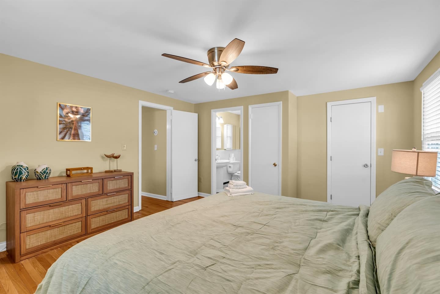 Huge King Bed and en-suite master bath to enjoy while living your best life at the beach!