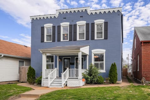 Historic 4‑BR Farmhouse • Steps to Main Street