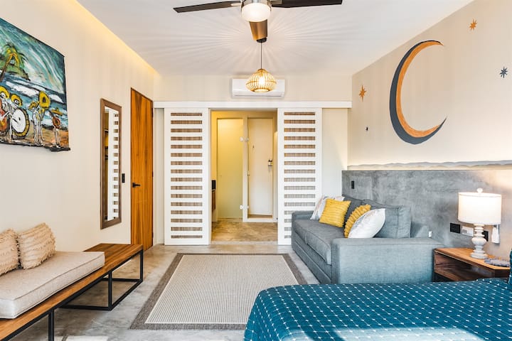 Ნათელი და მიმზიდველი შესასვლელი თქვენს პირად ოაზისში.