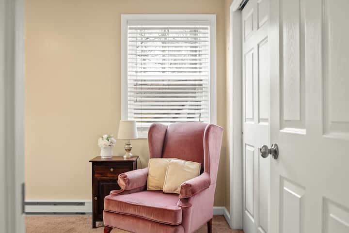 Ძირითადი საძინებელი ოთახი.