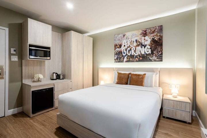 Olympia Hotel By Lodgo managed Airbnb listing 2