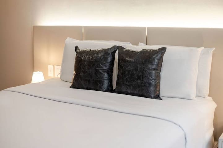 Olympia Hotel By Lodgo managed Airbnb listing 3