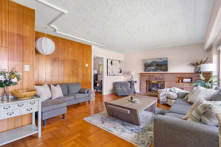 Mid Century Modern Retreat | w/ Indoor Pool gallery image 5