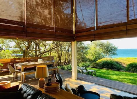 One Hundred Banksias - Pet-friendly