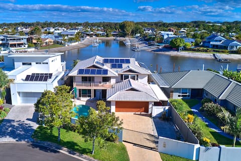 Large Waterfront Home With Pool