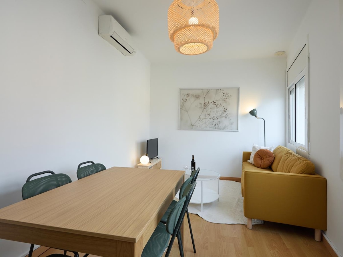 Popular Airbnb listing: Three-Bedroom Apartment in El Carmel