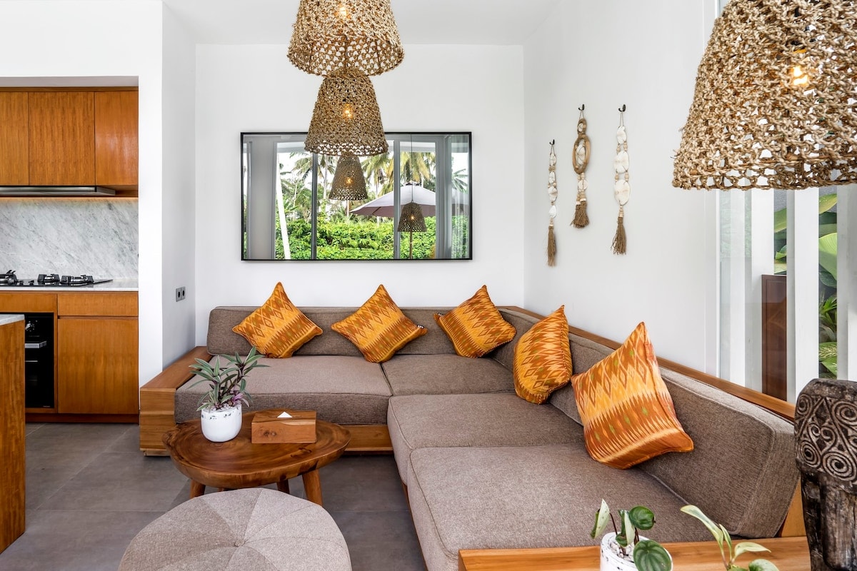 Villa in Ubud · ★4.88 · 3 bedrooms · 3 beds · 3 baths, Airbnb сравним