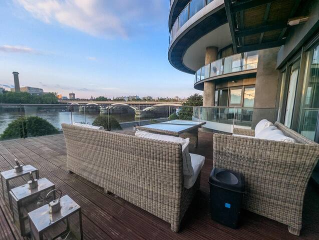 Chelsea Bridge Riverfront Two Bedroom Estatesmen