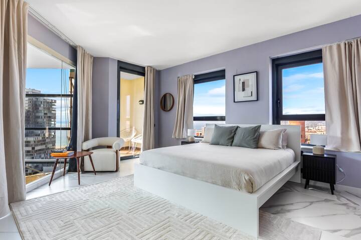 Penthouse Duplex with TOP Views! gallery image 3