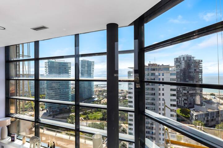 Penthouse Duplex with TOP Views! gallery image 5