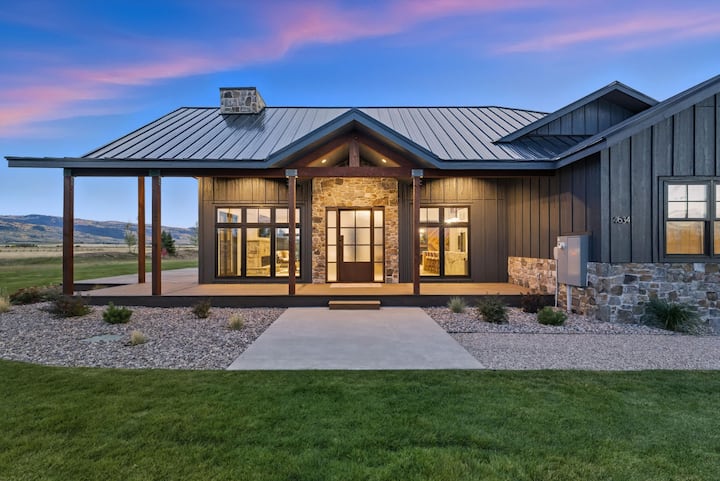 Teton Homestead: Grande Dom Private Estate - Driggs, ID