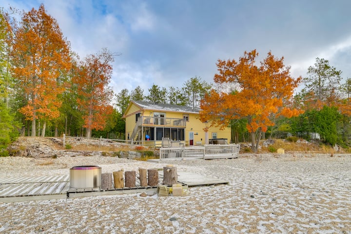 Breathtaking Sunsets: Lake Huron Beachfront Escape