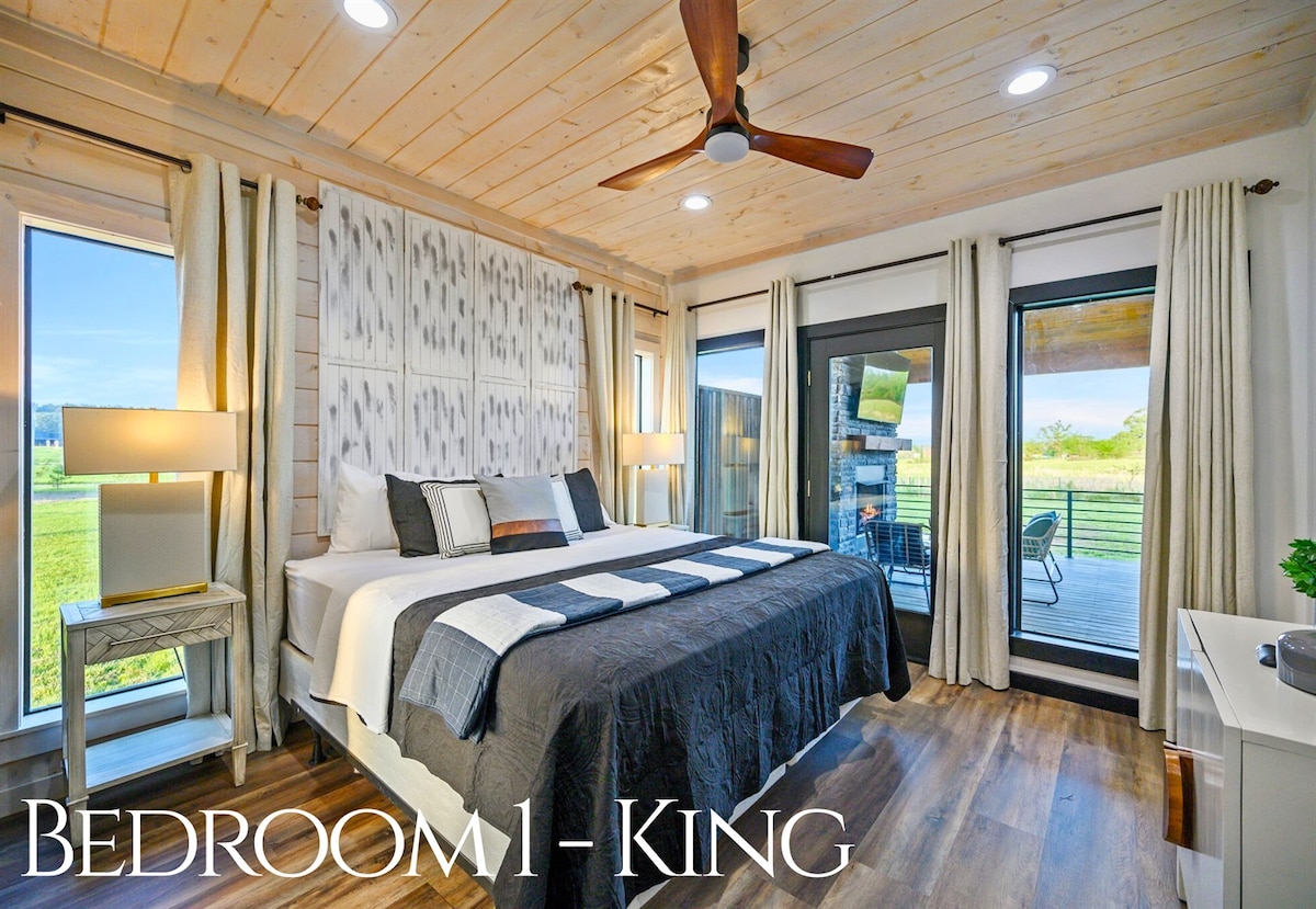 Საძინებელი 1 არის ნამდვილი დასვენებისთვის განკუთვნილი დიდი ფლიგელი, რომელშიც არის პლუშის საწოლი, მაღალი დონის თეთრეული, ცალკე შესასვლელი გემბანზე და ბრტყელეკრანიანი ტელევიზორი ზარმაცი დილისთვის.