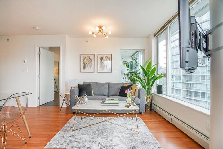 Downtown Unit with Spectacular Views