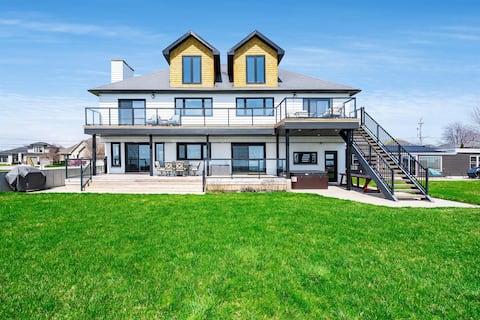 Sunset Cove Waterfront Retreat