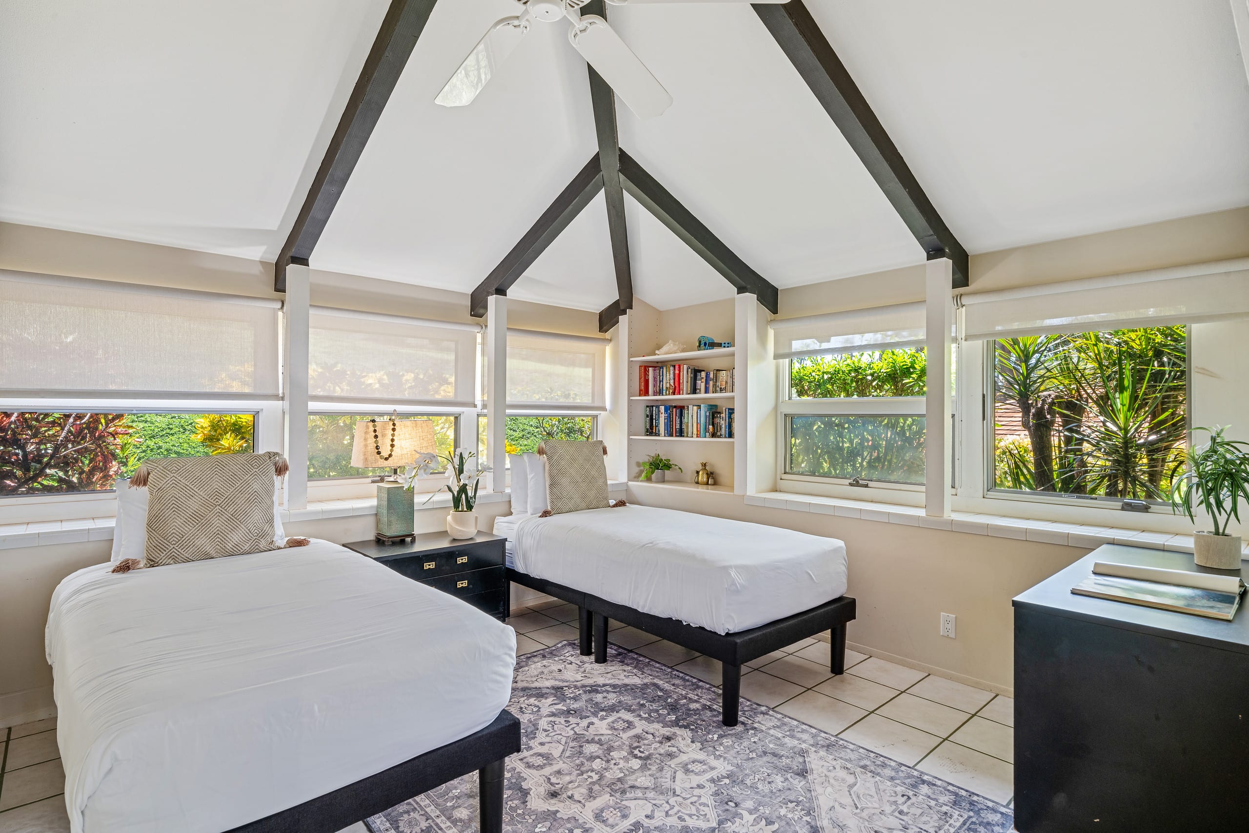 Condo in Lahaina · ★4.78 · 2 bedrooms · 4 beds · 2 baths - Image 19