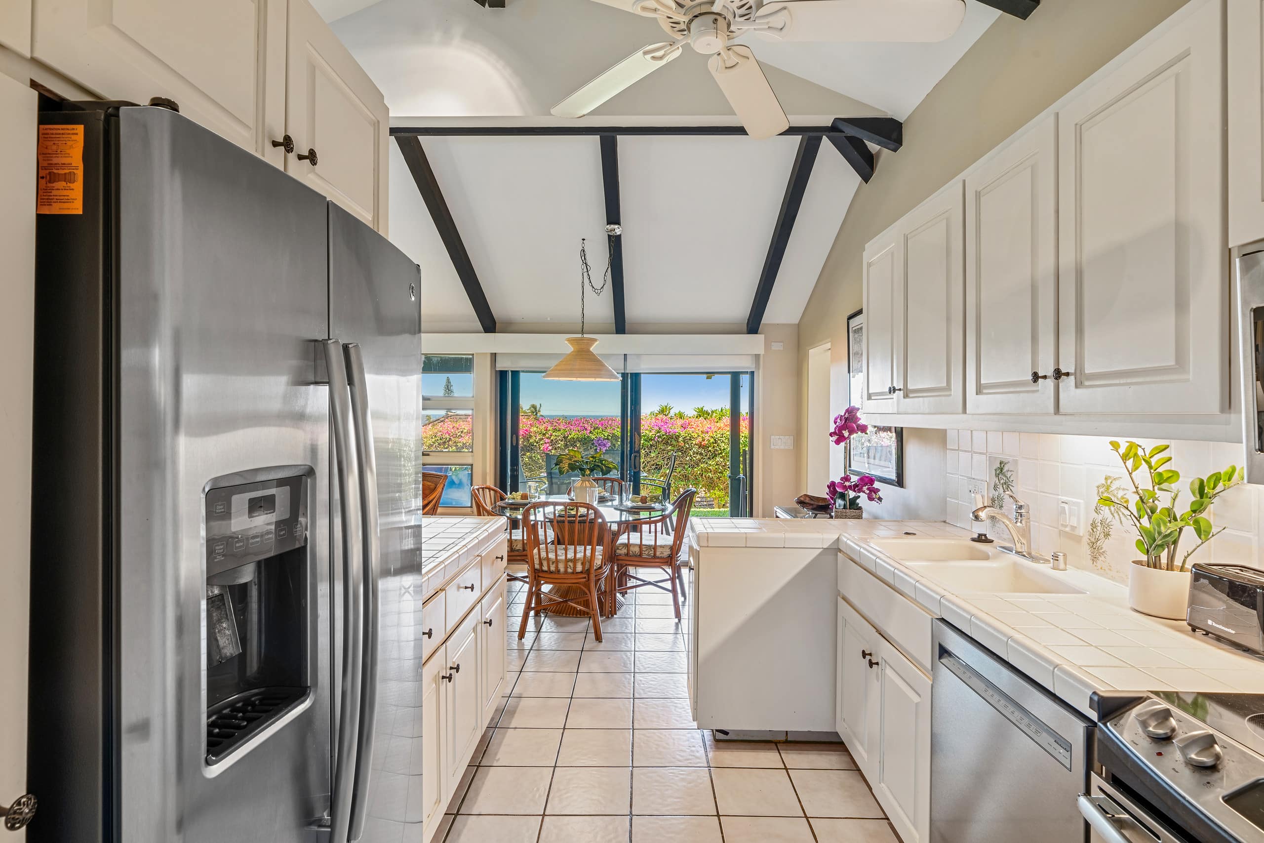 Condo in Lahaina · ★4.78 · 2 bedrooms · 4 beds · 2 baths - Image 8