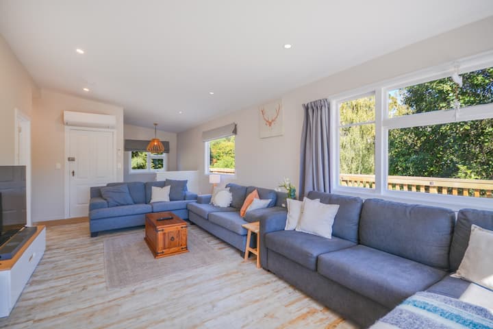 Tranquil Bay Family Retreat | Relax, Recharge - Duvauchelle