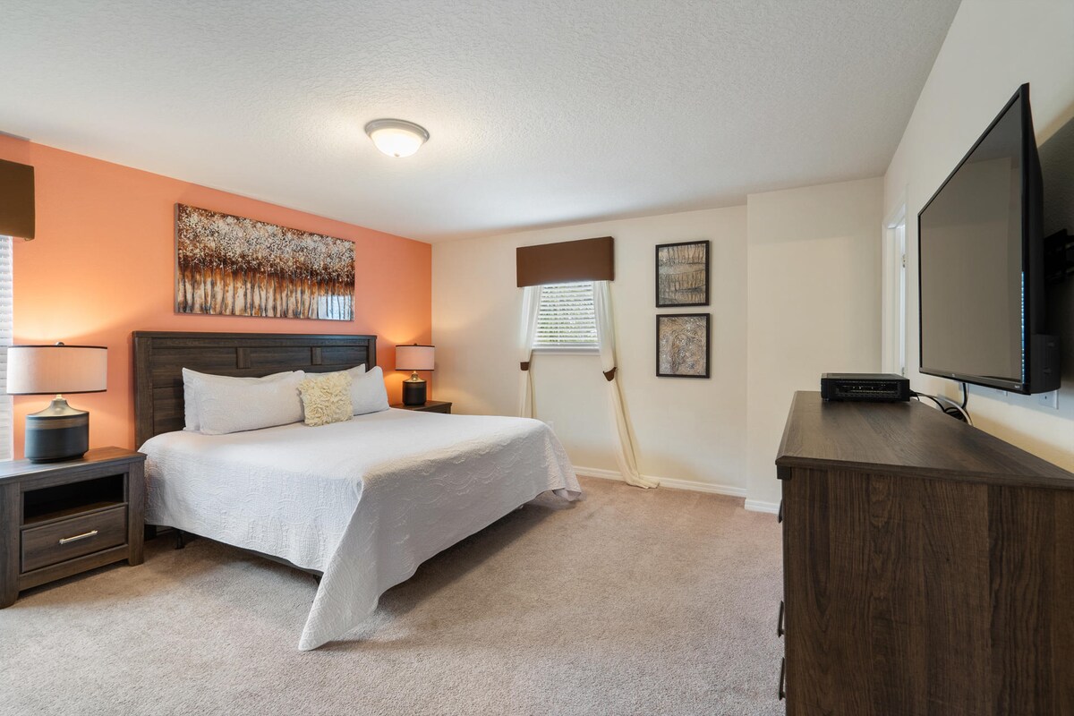 Suite King Size Chambre 2 (Angle) 43" Roku TV