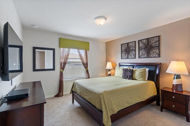 Dhoma e gjumit "Queen" në katin e sipërm