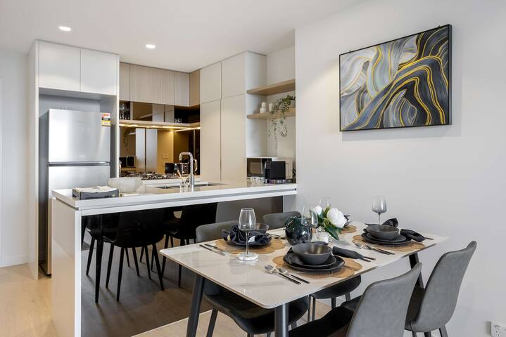 Iconic Views Queen’s Wharf by Casino | Sleeps 5 gallery image 2