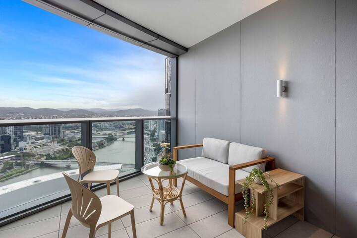Iconic Views Queen’s Wharf by Casino | Sleeps 5 gallery image 4