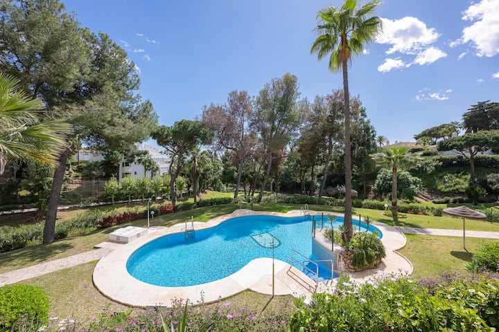 Charming Andalusian Style Flat Poolgolfparking - Calahonda