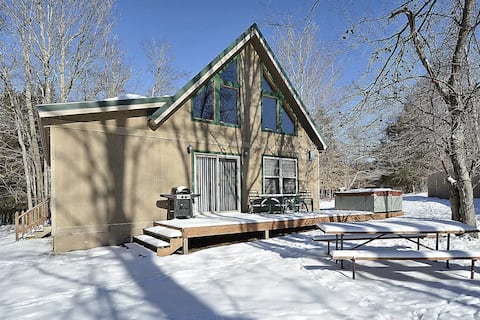 Creekside Cabin walk to Timberline Slopes & Lodge!