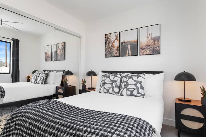 Chumba cha kulala 4 kina kitanda kamili.