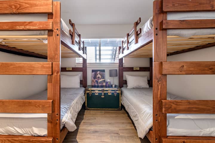 Двуетажни легла