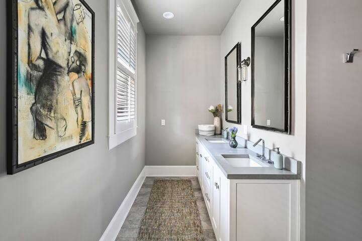 Bon Royale – Family Fun Home with Pool & Backyard