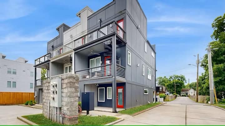 Meharry Merry 3-music City Getaway-sleeps 10 - FirstBank Stadium