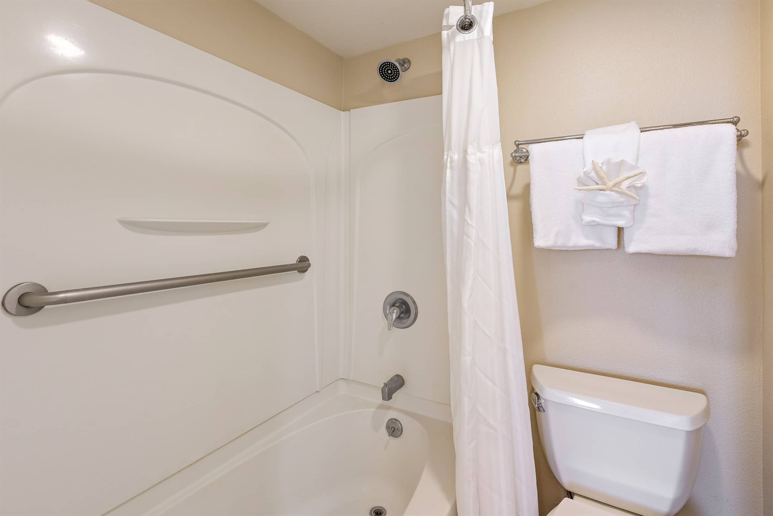 Condo in Lahaina · ★4.94 · 1 bedroom · 2 beds · 1 bath - Image 22