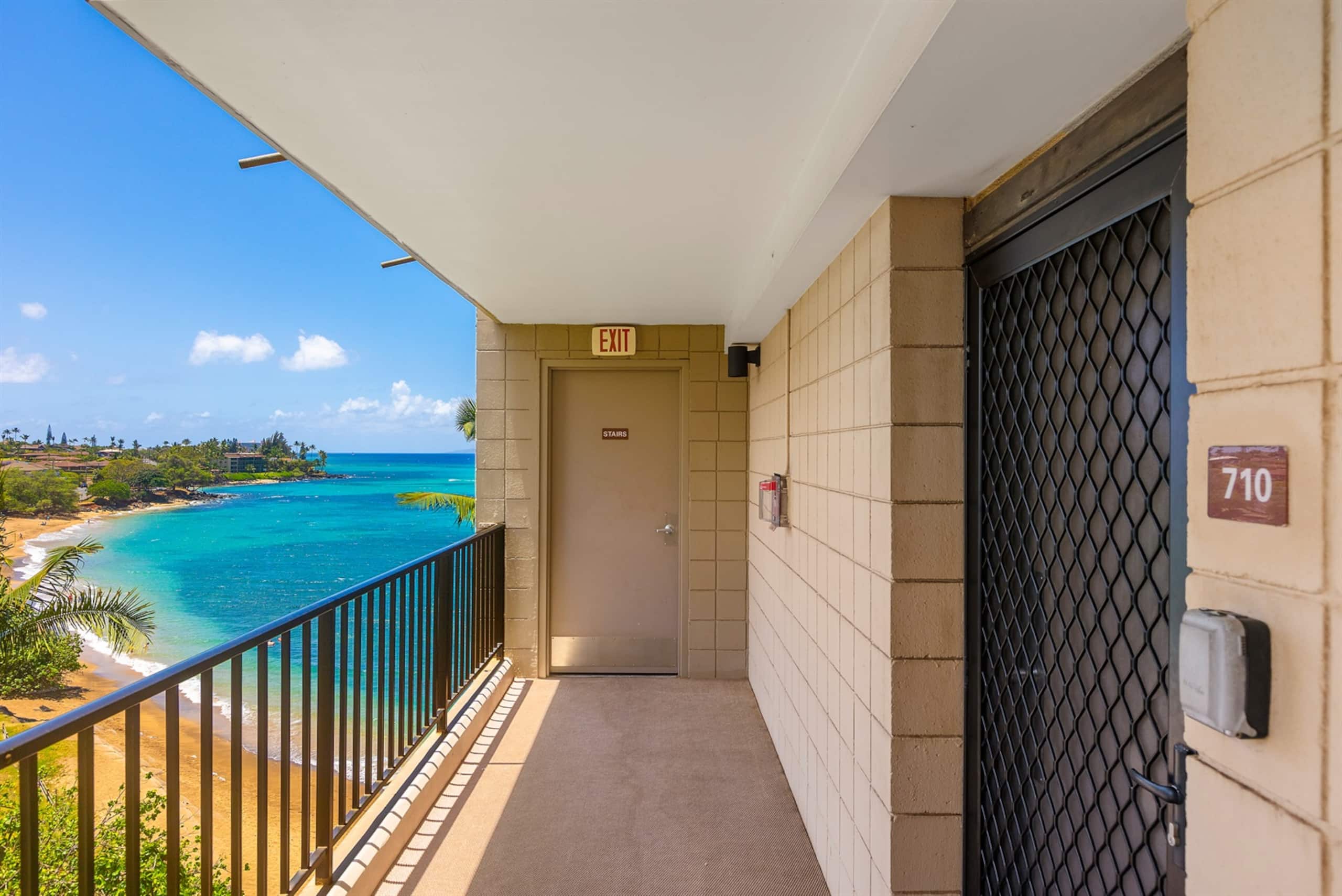 Condo in Lahaina · ★4.94 · 1 bedroom · 2 beds · 1 bath - Image 28
