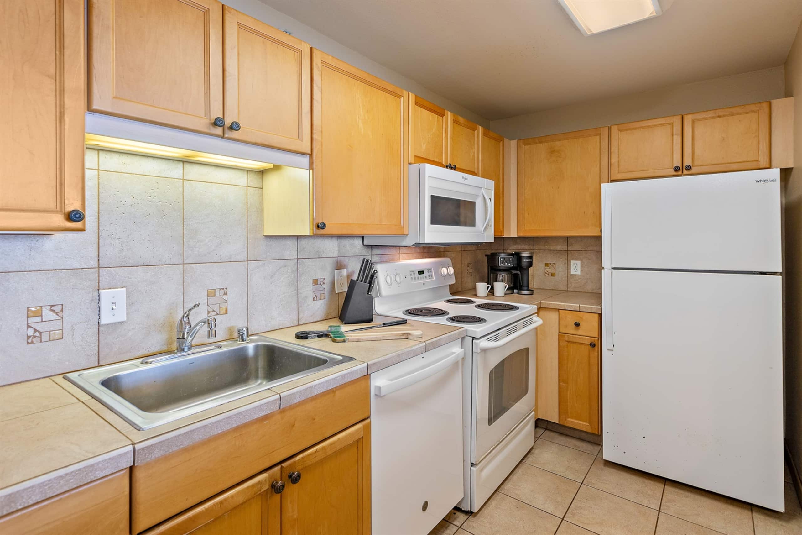 Condo in Lahaina · ★4.94 · 1 bedroom · 2 beds · 1 bath - Image 16