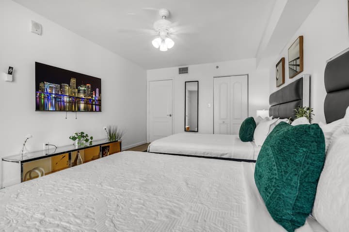 18-网络-或-mls-1200BrickellBayDr2909-17