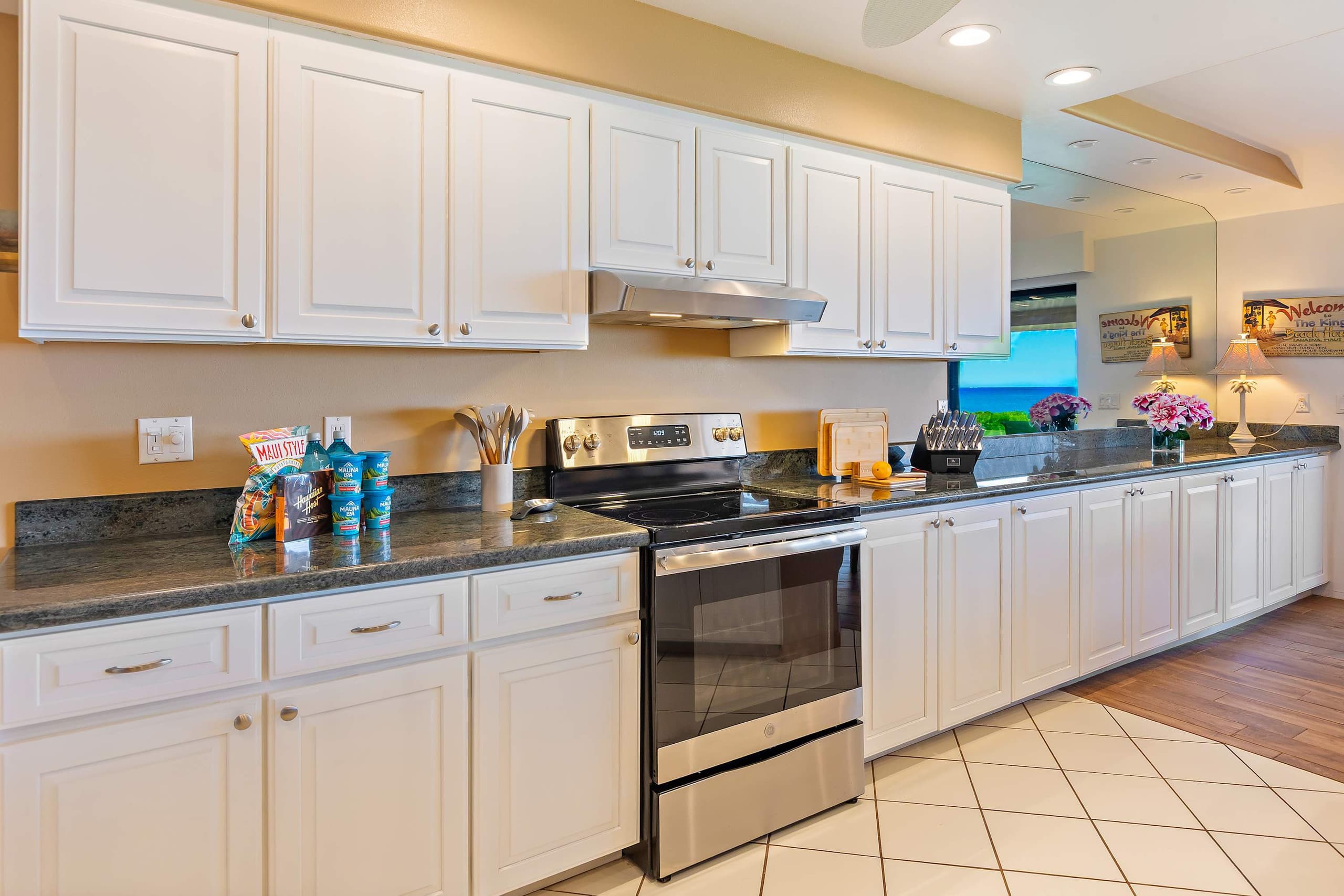 Townhouse in Lahaina · ★5.0 · 4 bedrooms · 4 beds · 4 baths - Image 21