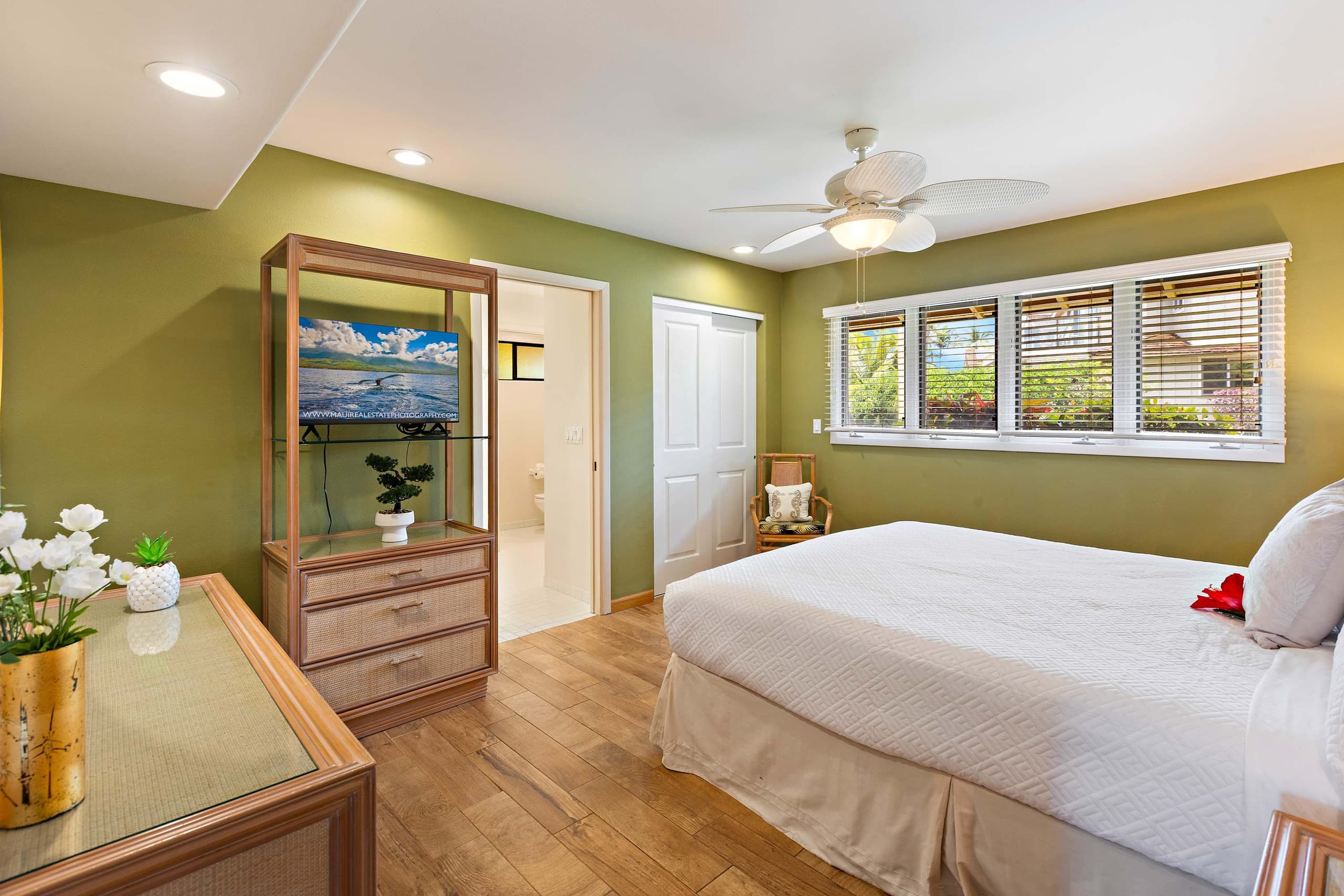 Townhouse in Lahaina · ★5.0 · 4 bedrooms · 4 beds · 4 baths - Image 25