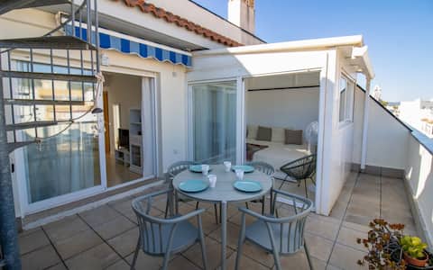 Modern penthouse in downtown Alcossebre