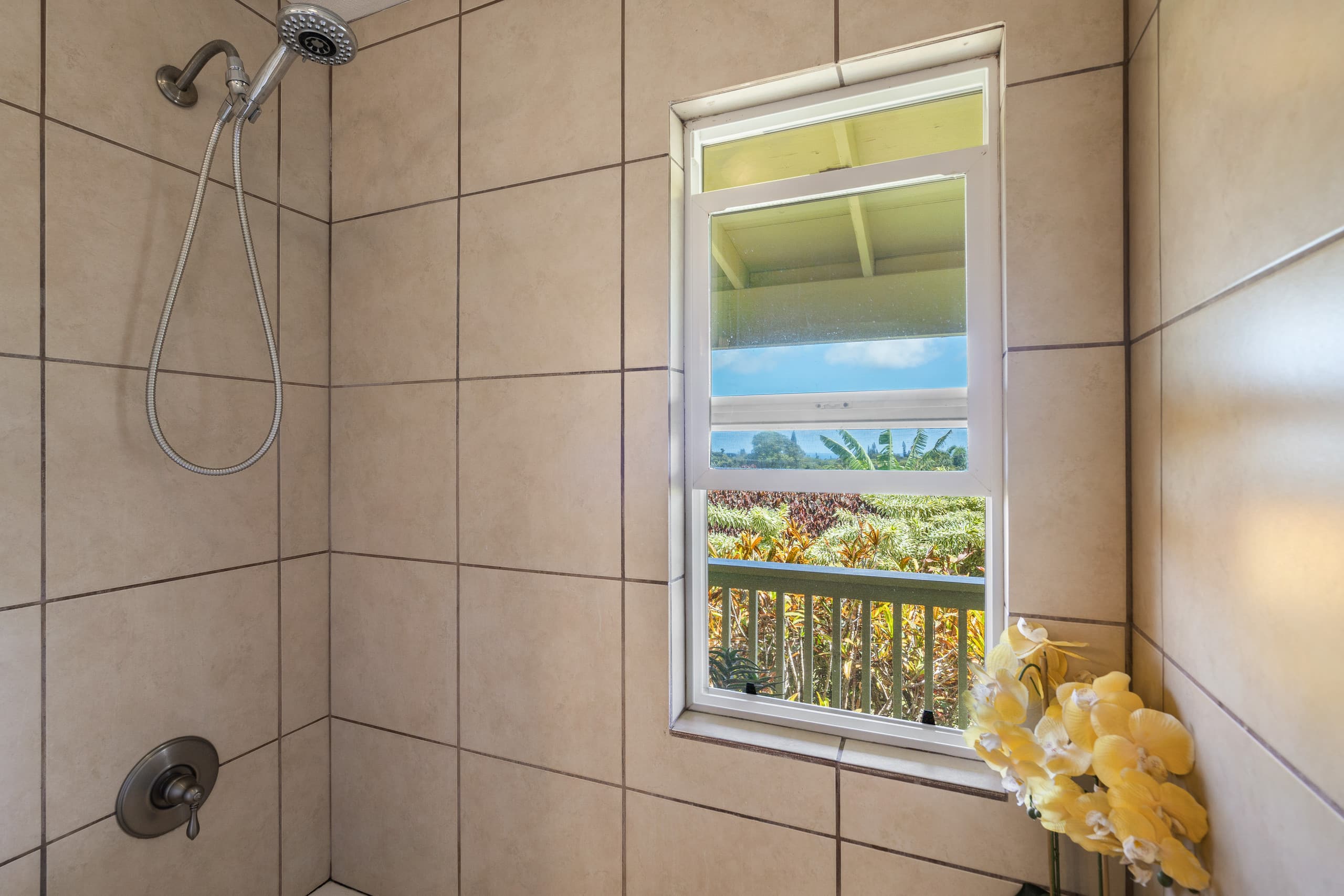 Home in Haiku-Pauwela · ★4.6 · 3 bedrooms · 3 beds · 2 private baths - Image 17
