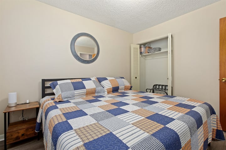 King Bedroom 2