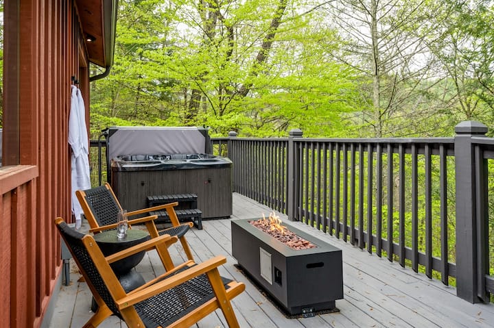Couples Summer SALE | Sauna, Hot Tub, Private Deck